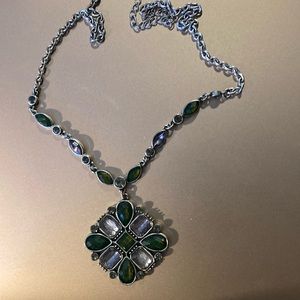 Flower rhinestone necklace